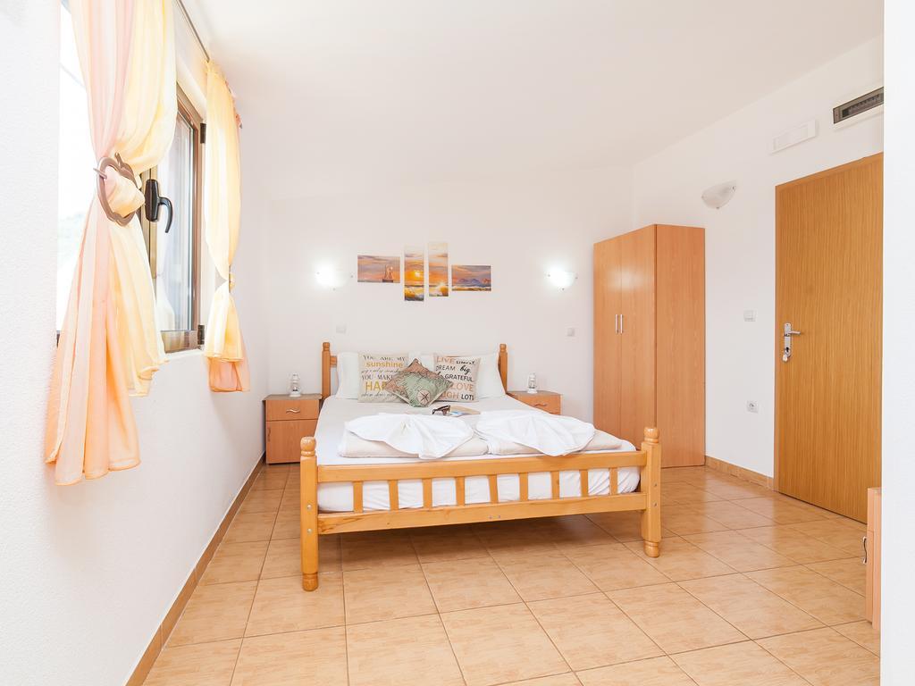 Apartments Viktorija Petrovac Exterior foto